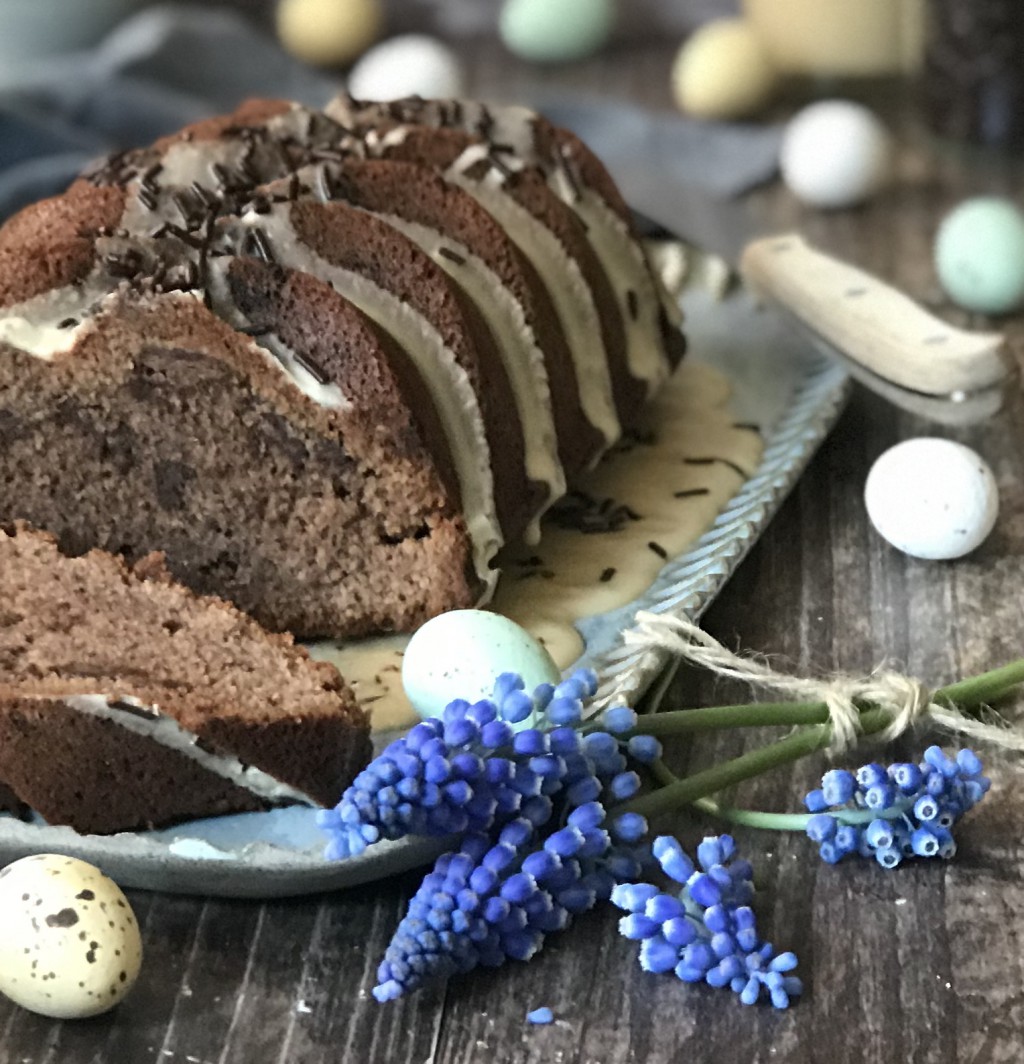 Schokoladen-Mandel-Kuchen mit Baileys-Guss - Von Januar bis Dezember