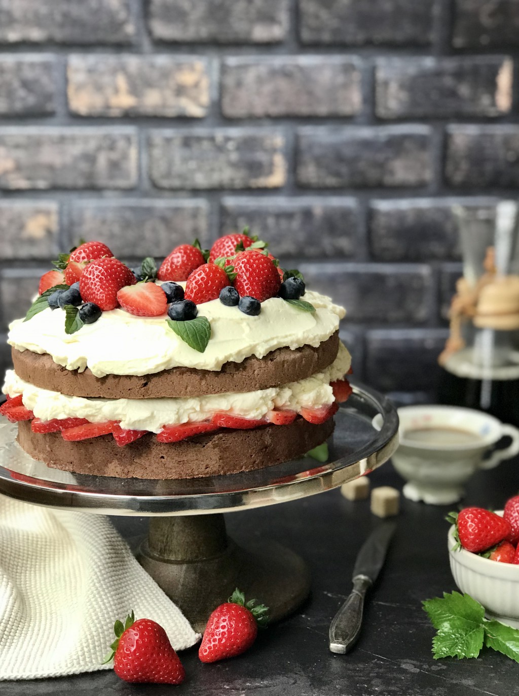 Schoko-Erdbeer-Wölkchen mit Mascarponecreme - Von Januar bis Dezember
