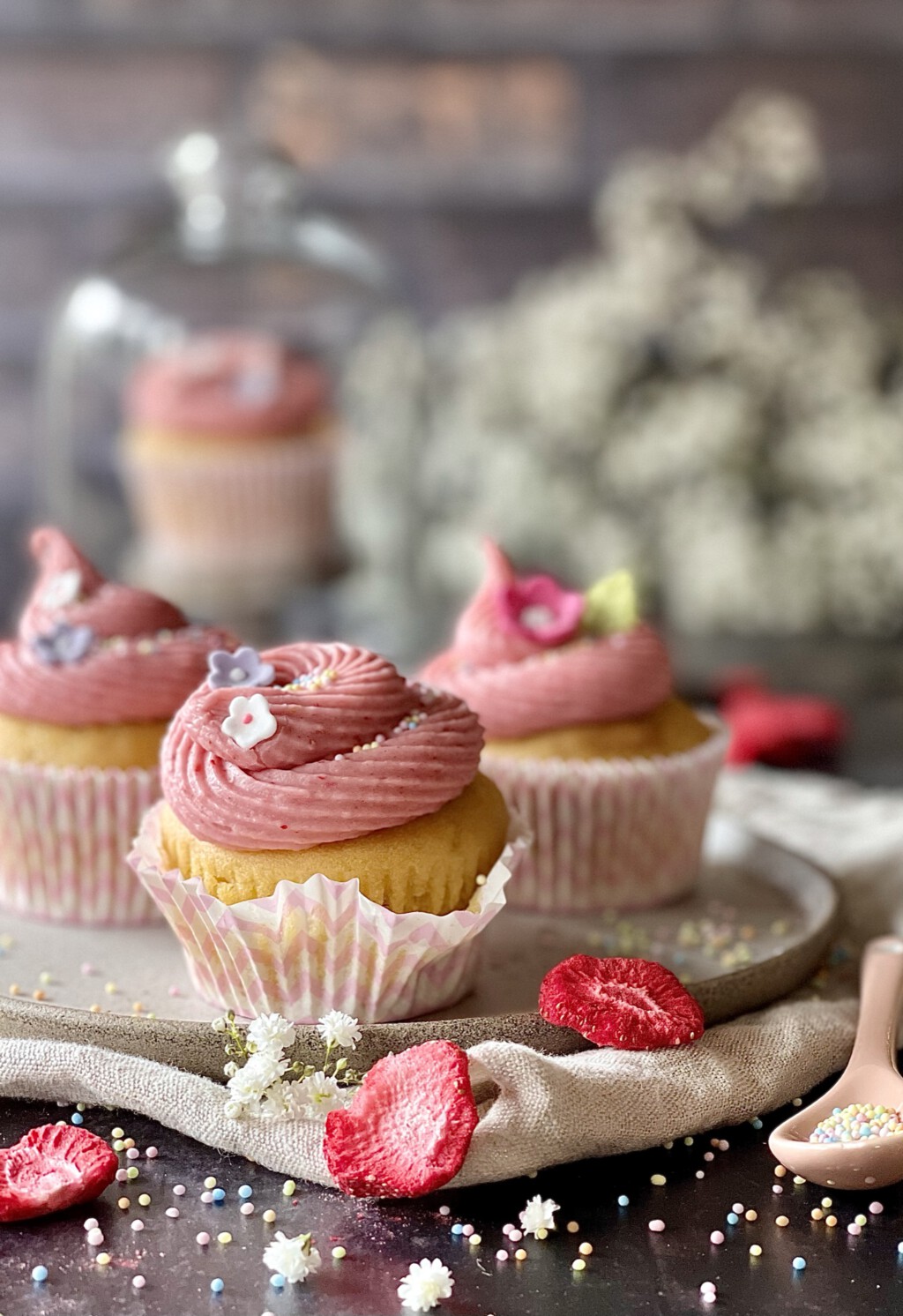 Vegane Erdbeer-Cupcakes - Von Januar bis Dezember