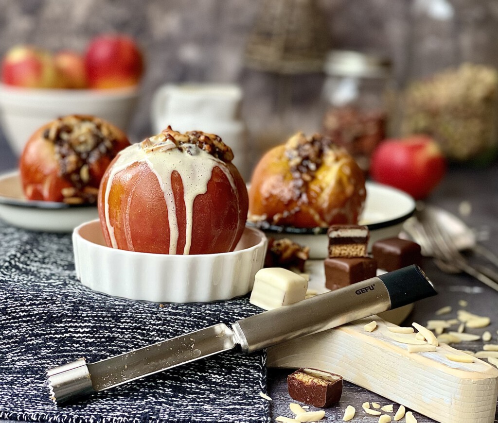Weihnachtliche Bratäpfel mit Vanillesauce - Von Januar bis Dezember