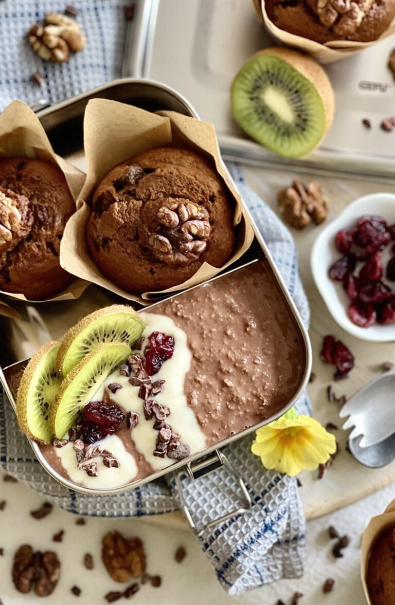 To Go Box mit Bananenmuffins und Schoko Overnight Oats - Von Januar bis ... To Go Box mit Bananenmuffins und Schoko Overnight Oats - Von Januar bis ...