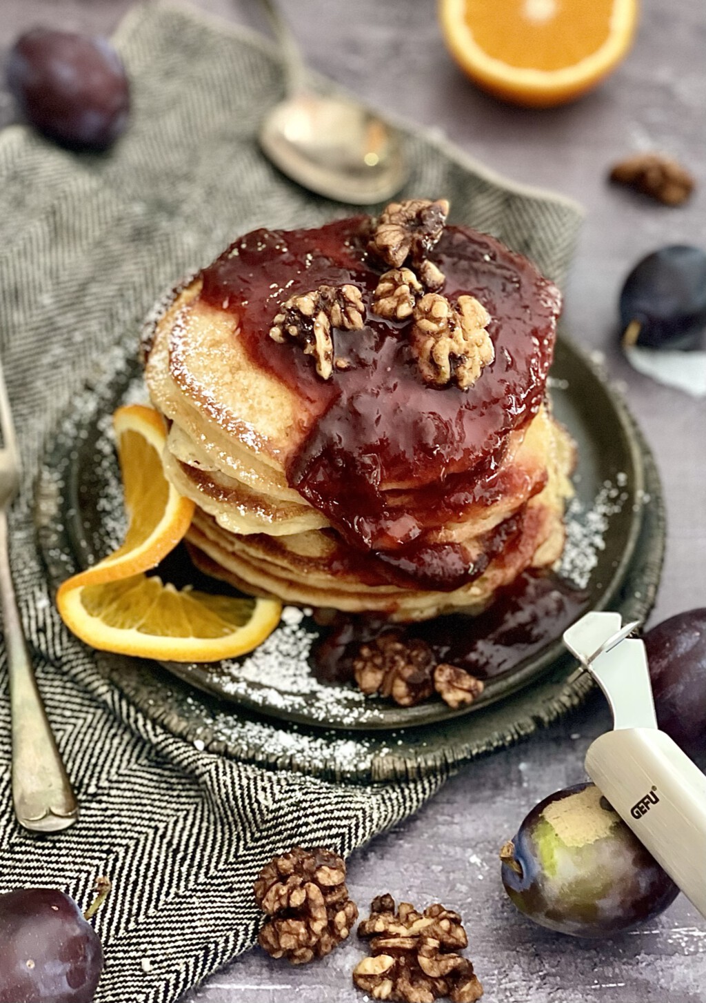 Pancakes mit Cointreau-Pflaumenmus und karamellisierten Walnüssen - Von ...