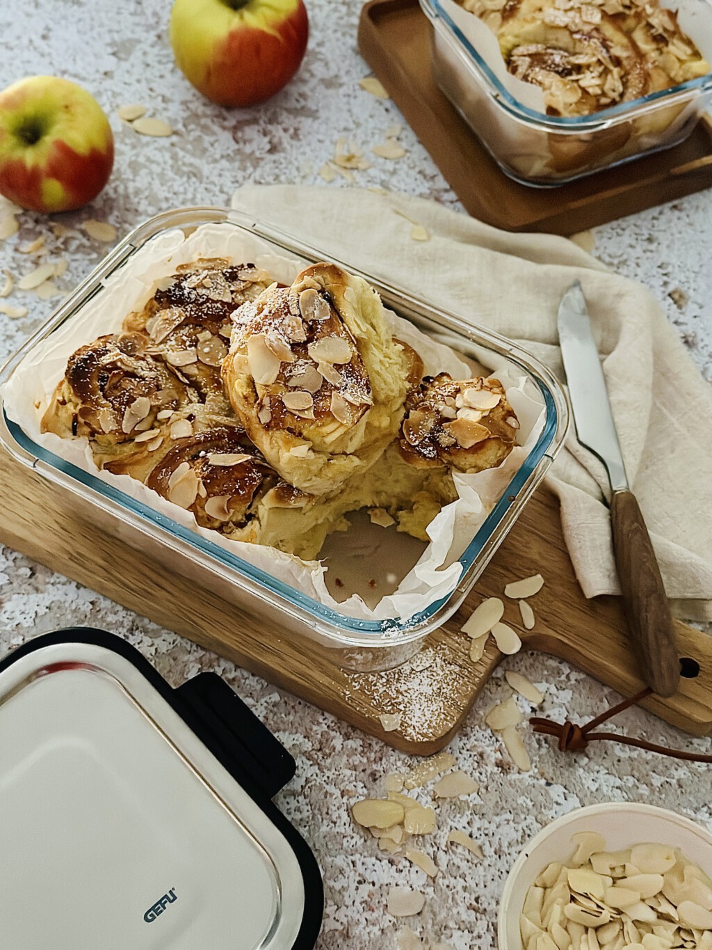 Apfel-Mandel-Schnecken - Von Januar bis Dezember