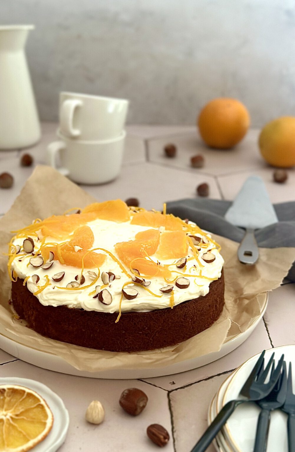Orangen-Nuss-Kuchen mit Crème Fraîche Topping - Von Januar bis Dezember
