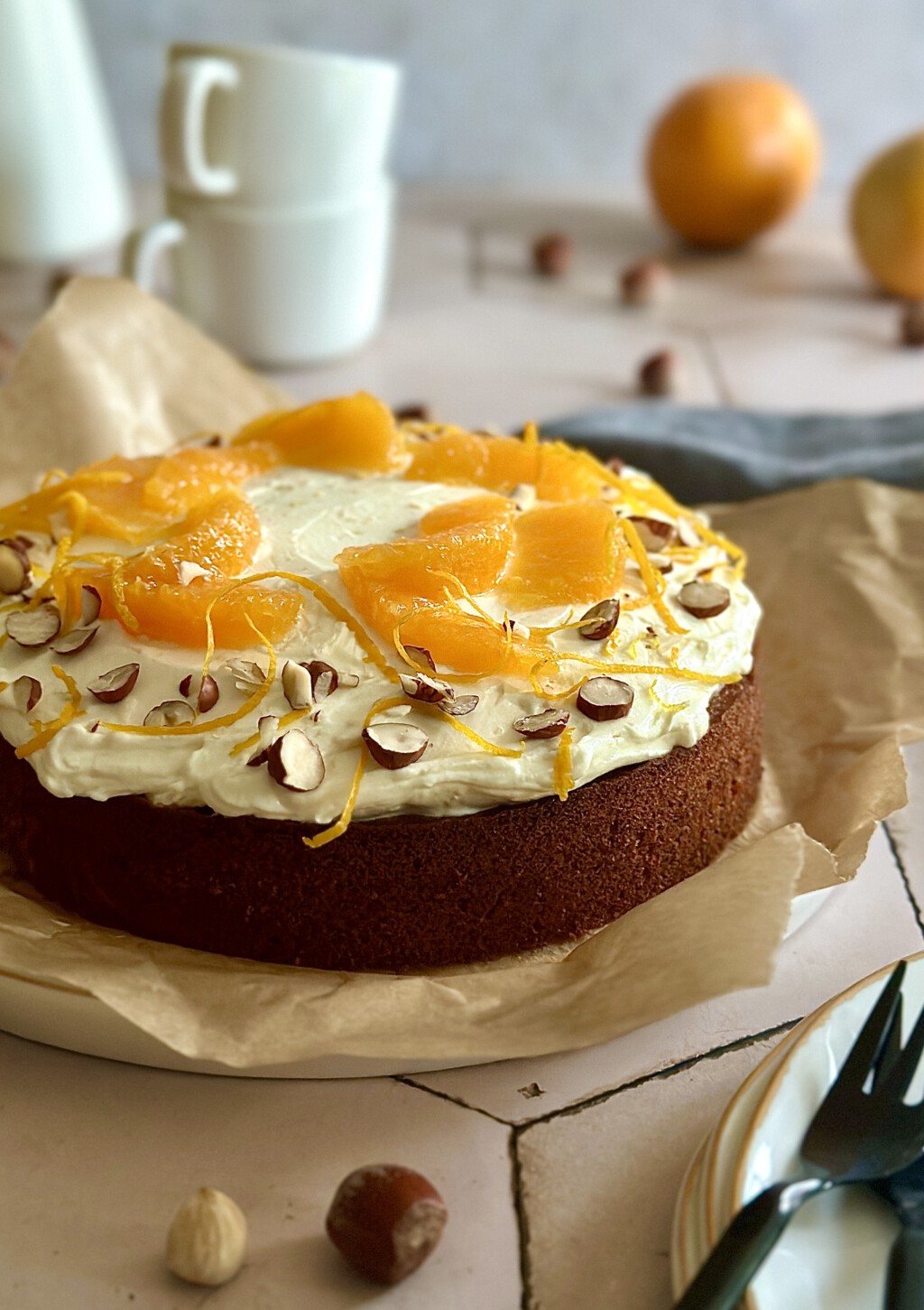 Orangen-Nuss-Kuchen mit Crème Fraîche Topping - Von Januar bis Dezember