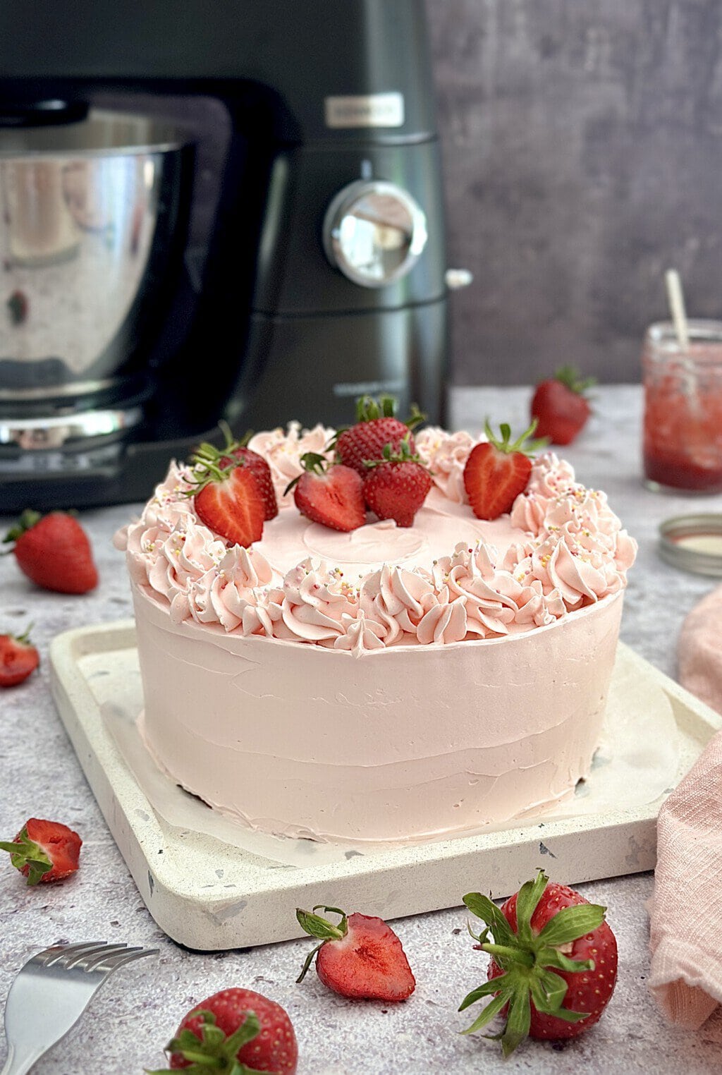 Holunderblüten-Erdbeer-Cake - Von Januar bis Dezember